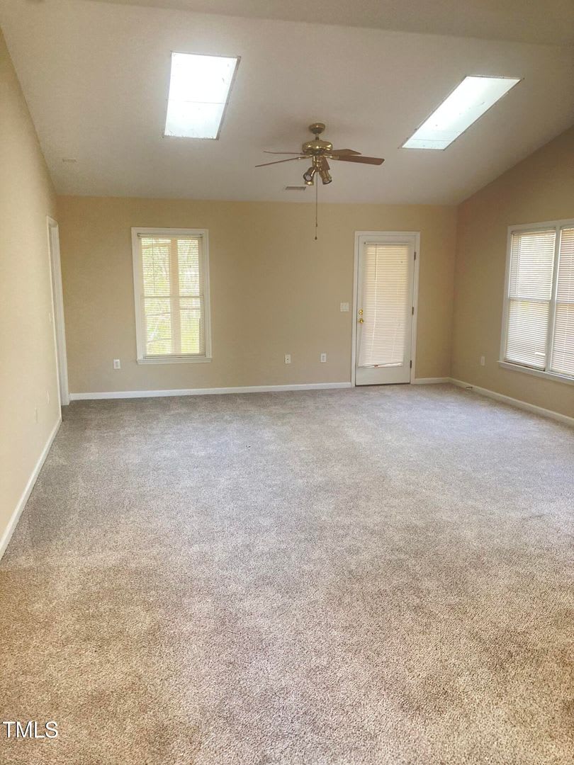 404 Creekway Drive – photo 4