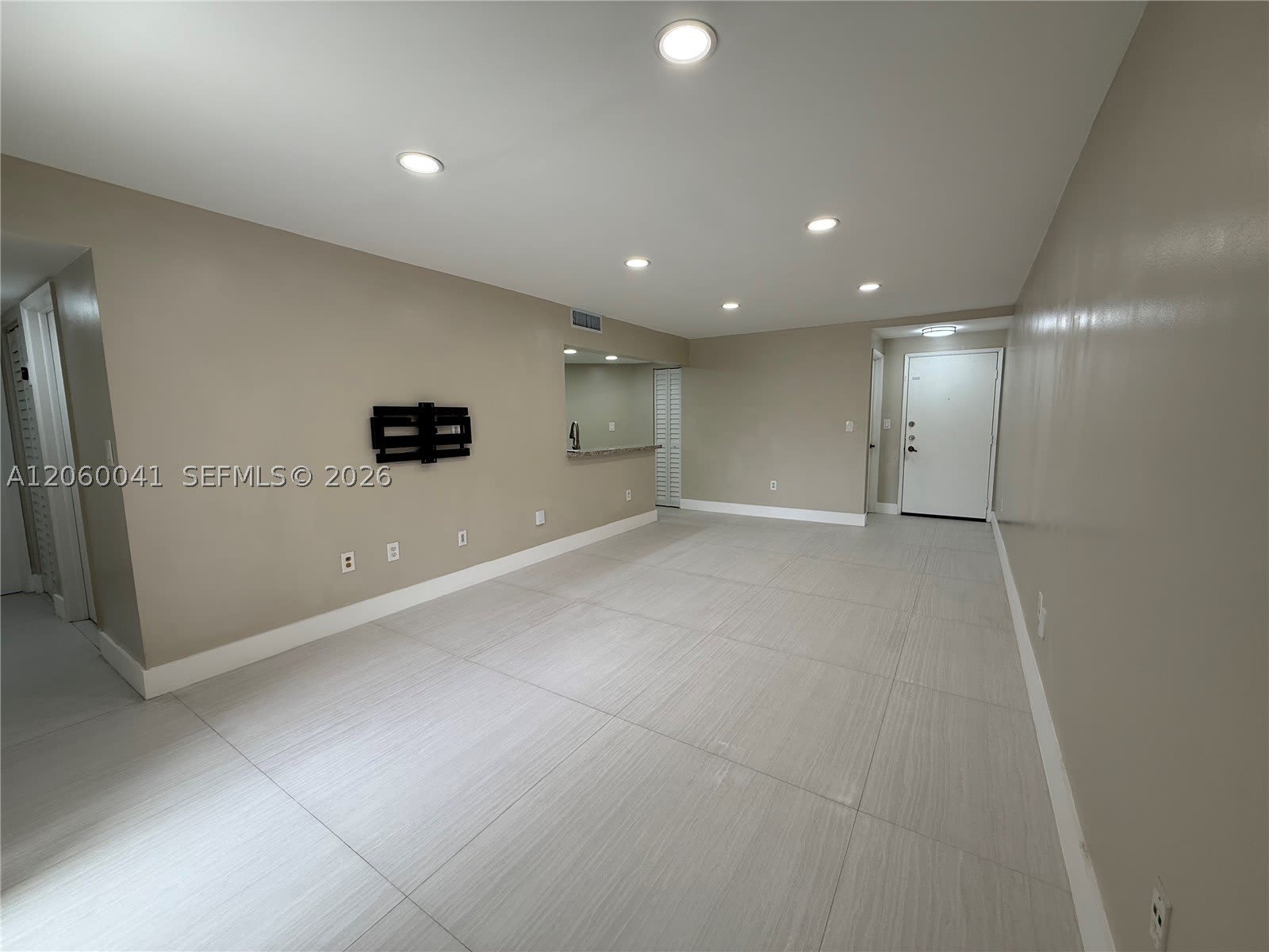 9405 Fontainebleau Blvd – photo 1