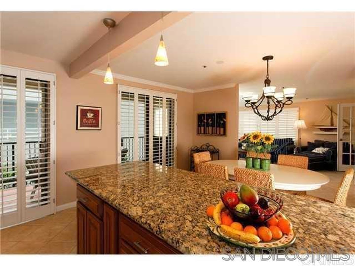 FULLY FURNISHED 2 BED/2 BATH CONDO IN LA JOLLA – photo 2