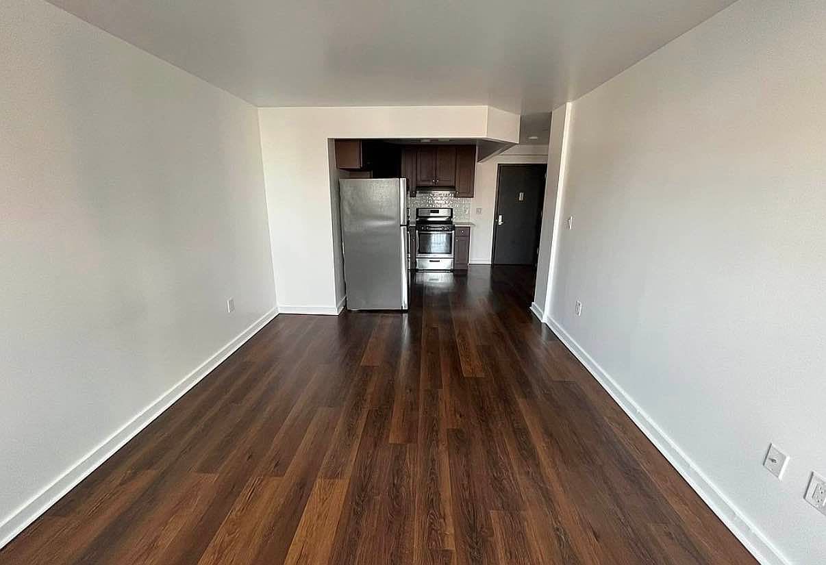 874 Willoughby Ave Apt 405 – photo 3