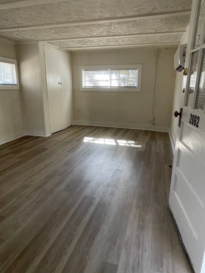 1 BR/1 BA Cottage Off Prince Ave! – photo 5