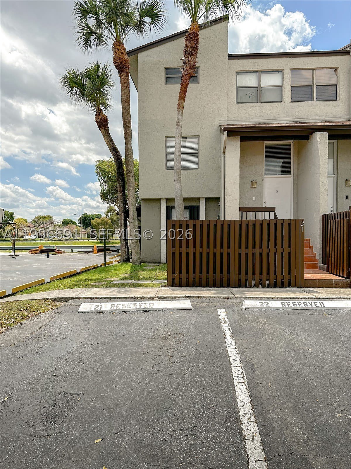 10000 NW 9th St Cir – photo 3