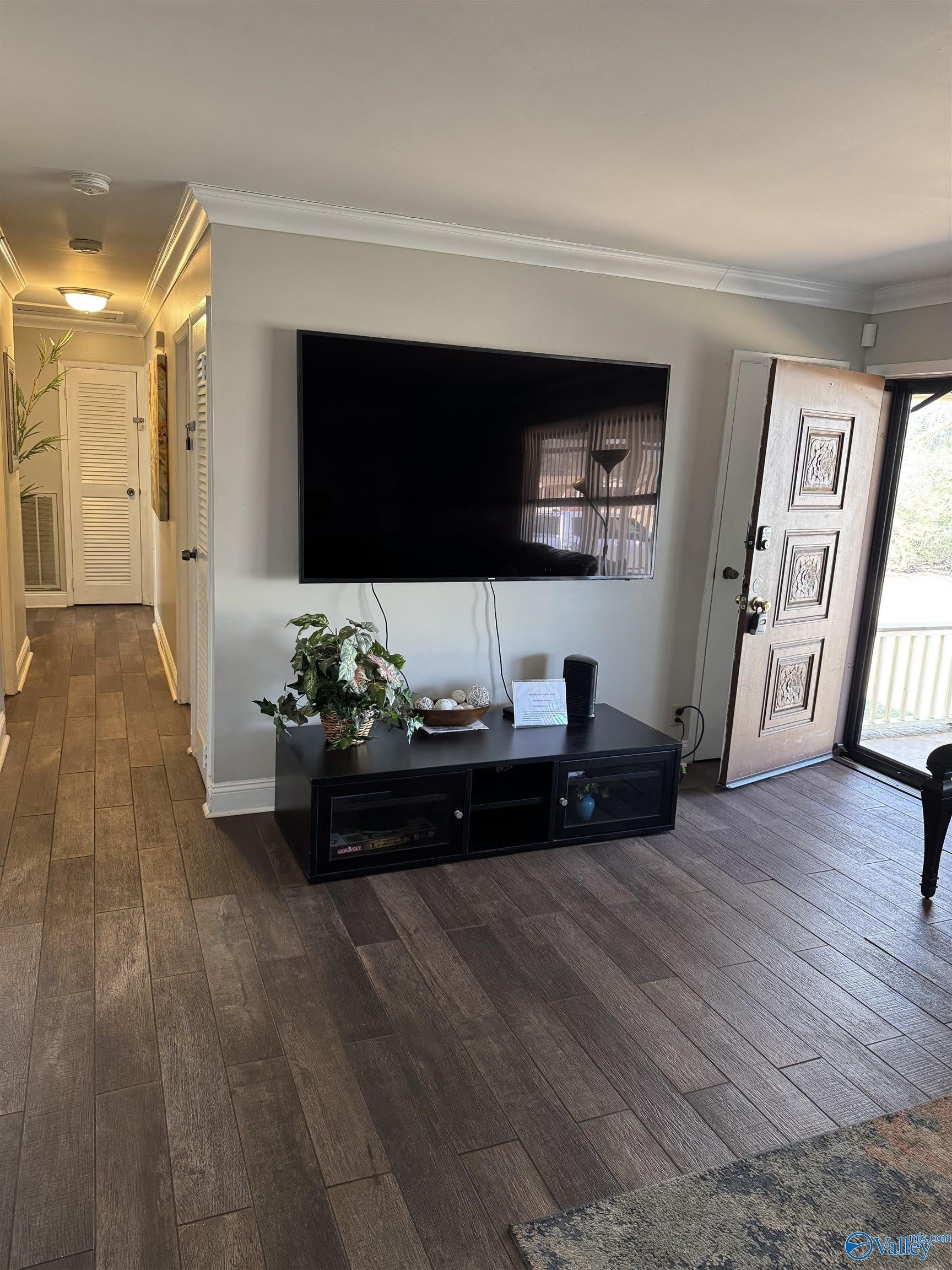 402 Gilmore Street – photo 5