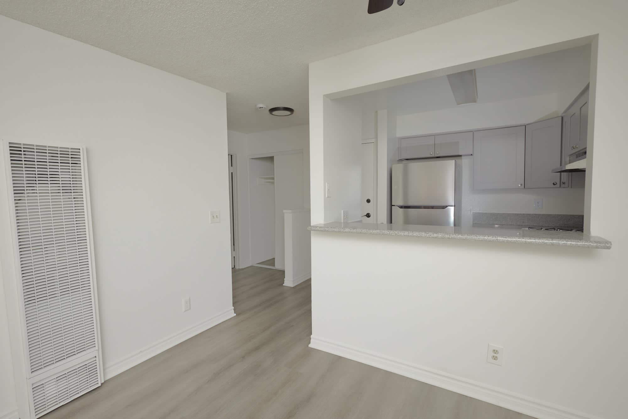 433 South Lake Street – photo 1