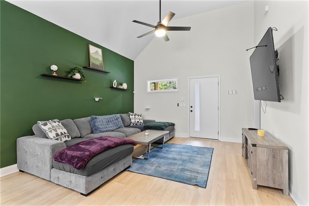 624 Robert Street NW – photo 3