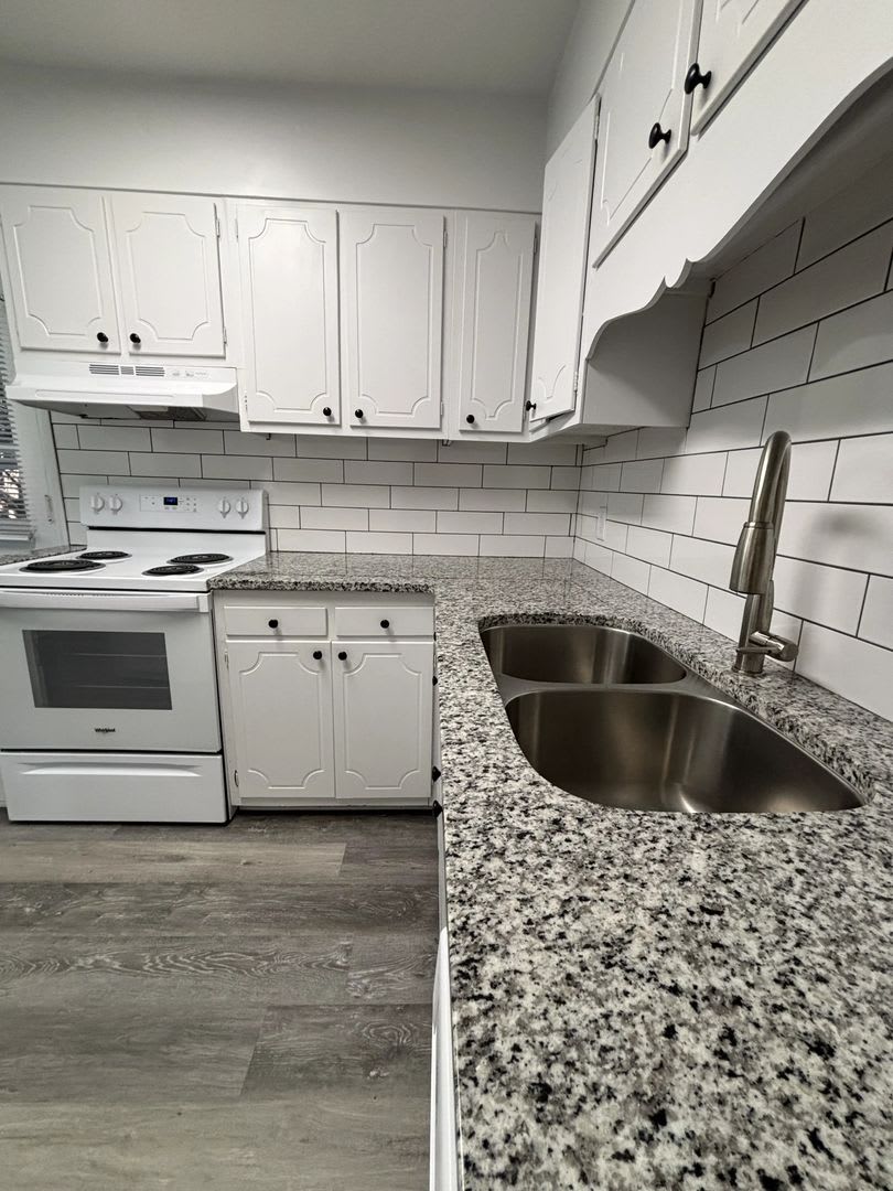 Convenient 2-Bedroom Kernersville Townhouse with Water Included – photo 5
