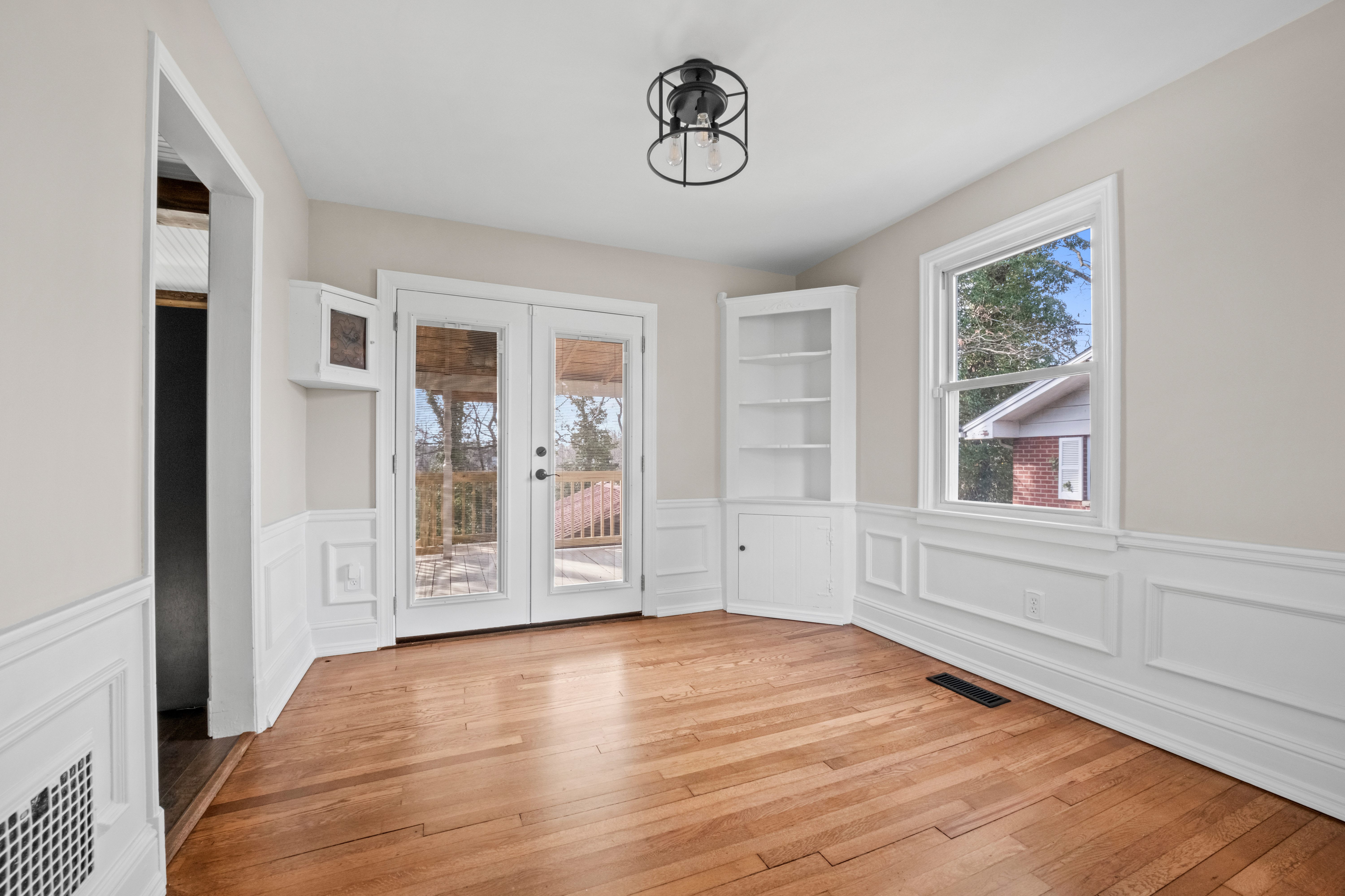 600 Churchill Dr – photo 5