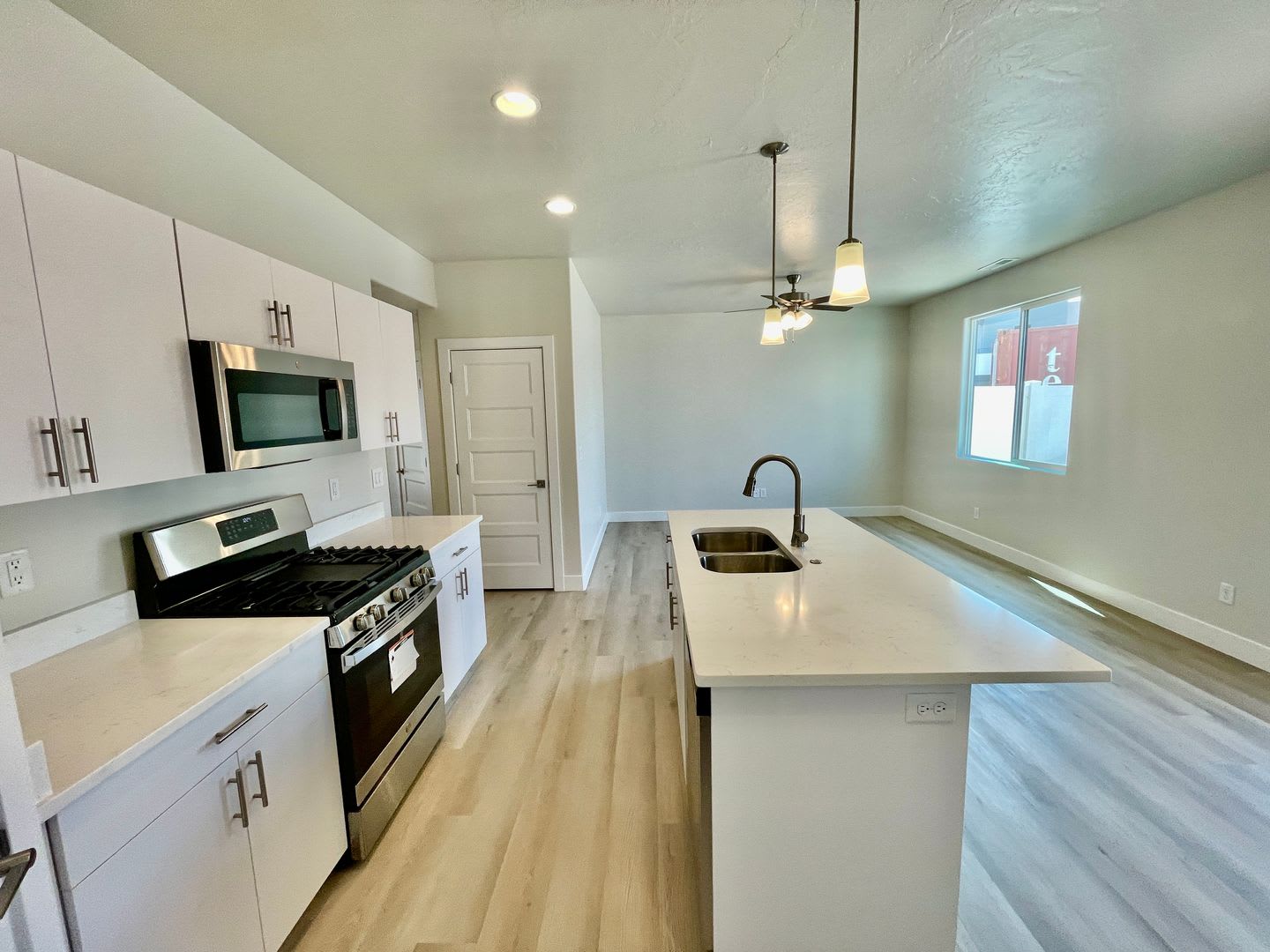 BRAND NEW 3 Bedroom Townhome in Washington Fields – photo 5
