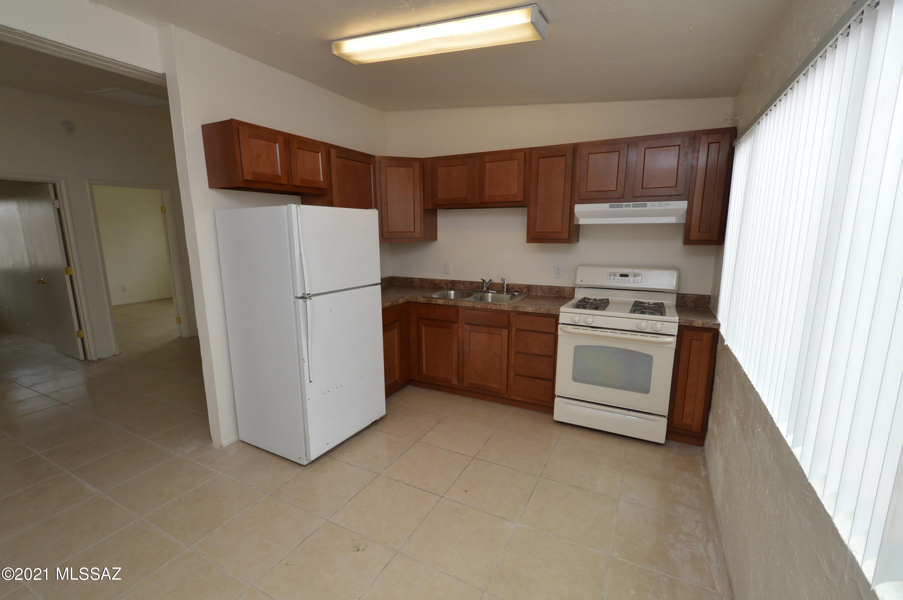 20 E Susana Street – photo 4