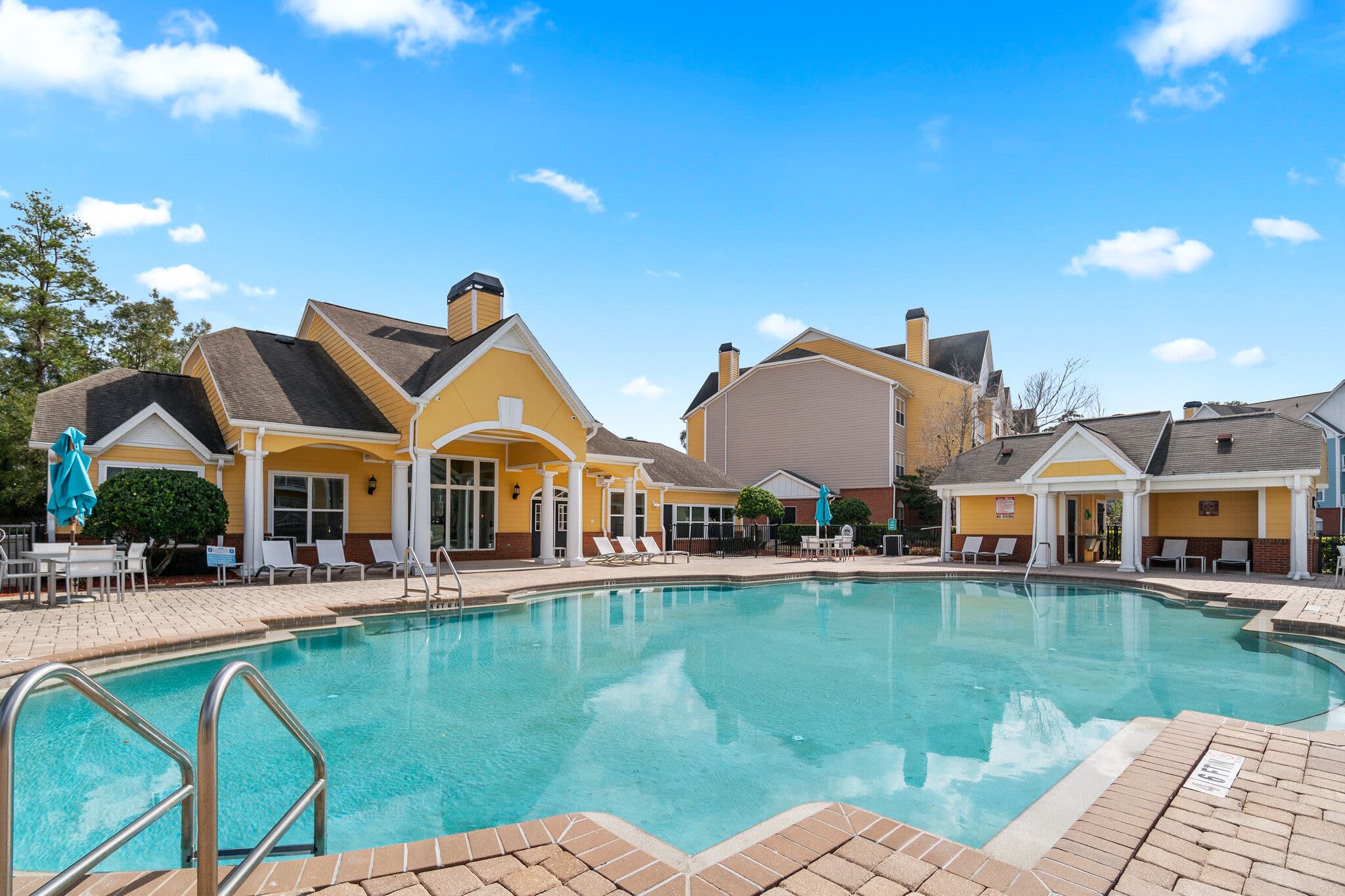 Oaks At Normandy Apartments – photo 2