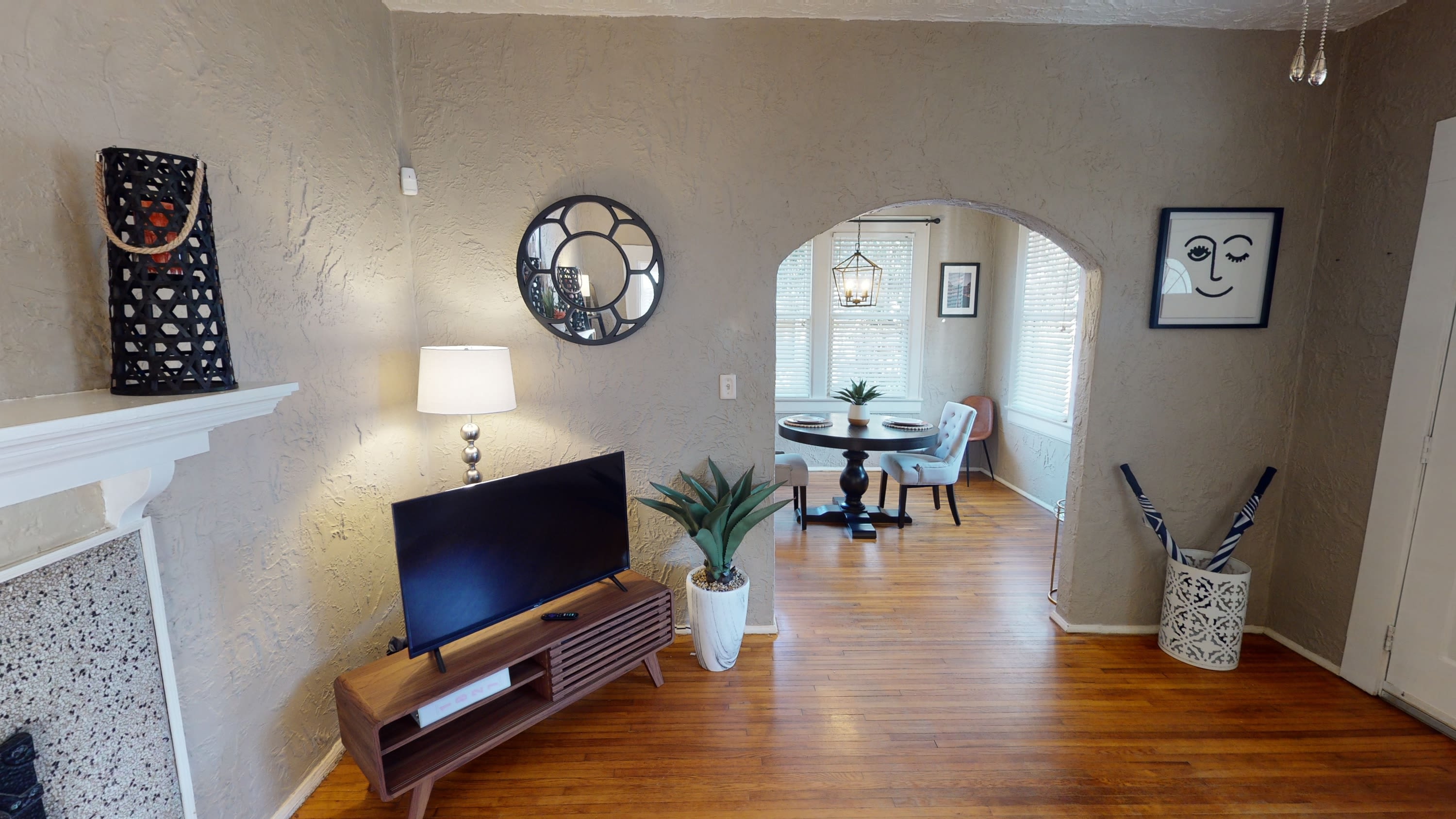 1827 Capitol Avenue – photo 5
