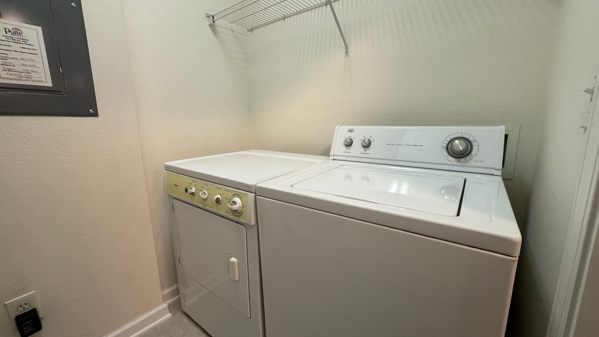 2BR 4th Floor Condo Near St. Johns Town Center. Gated Community. Balcony & Elevator Access! – photo 2
