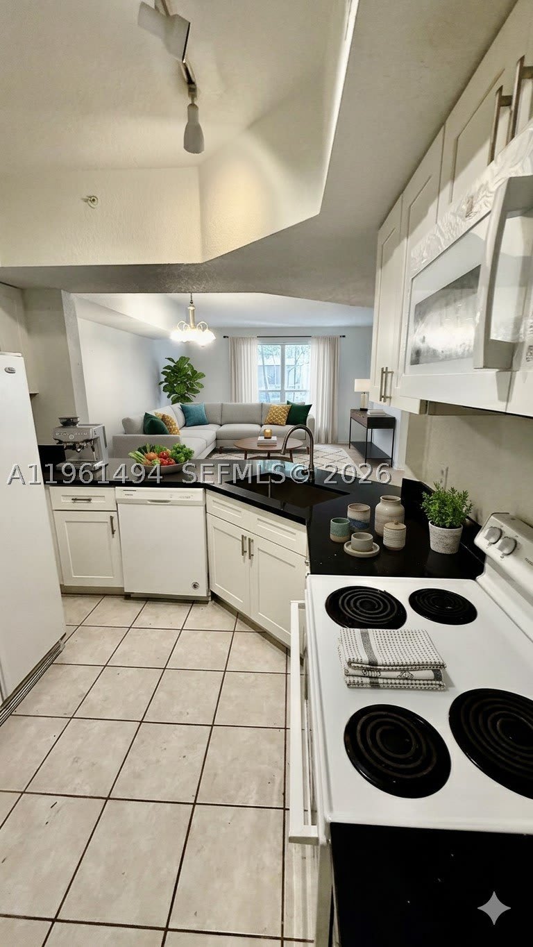 741 SW 148th Ave – photo 5