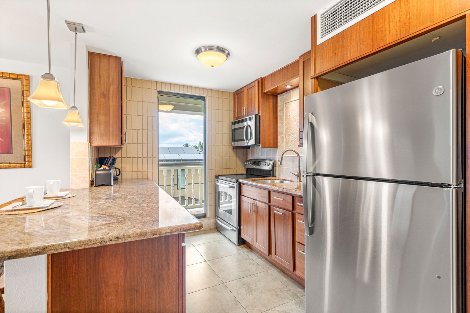 Lahaina Shores Fully Furnished One Bedroom – photo 3