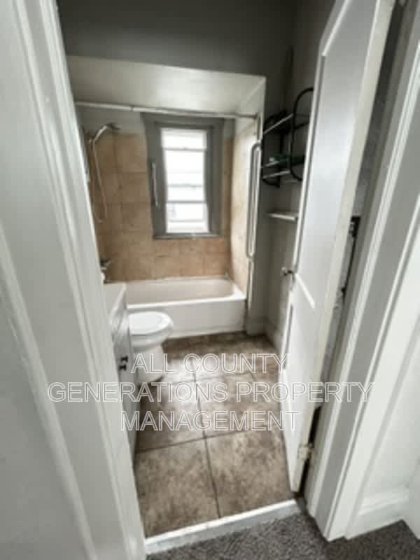 11909 Continental Ave – photo 4