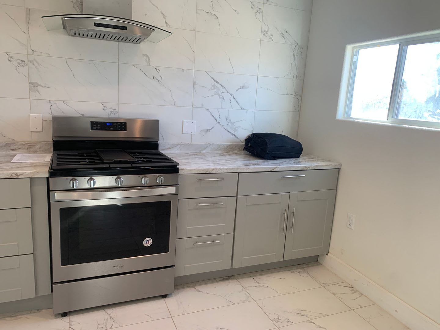 DECEMBER SPECIAL!!! Fully Renovated / Upgraded Appliances – photo 4