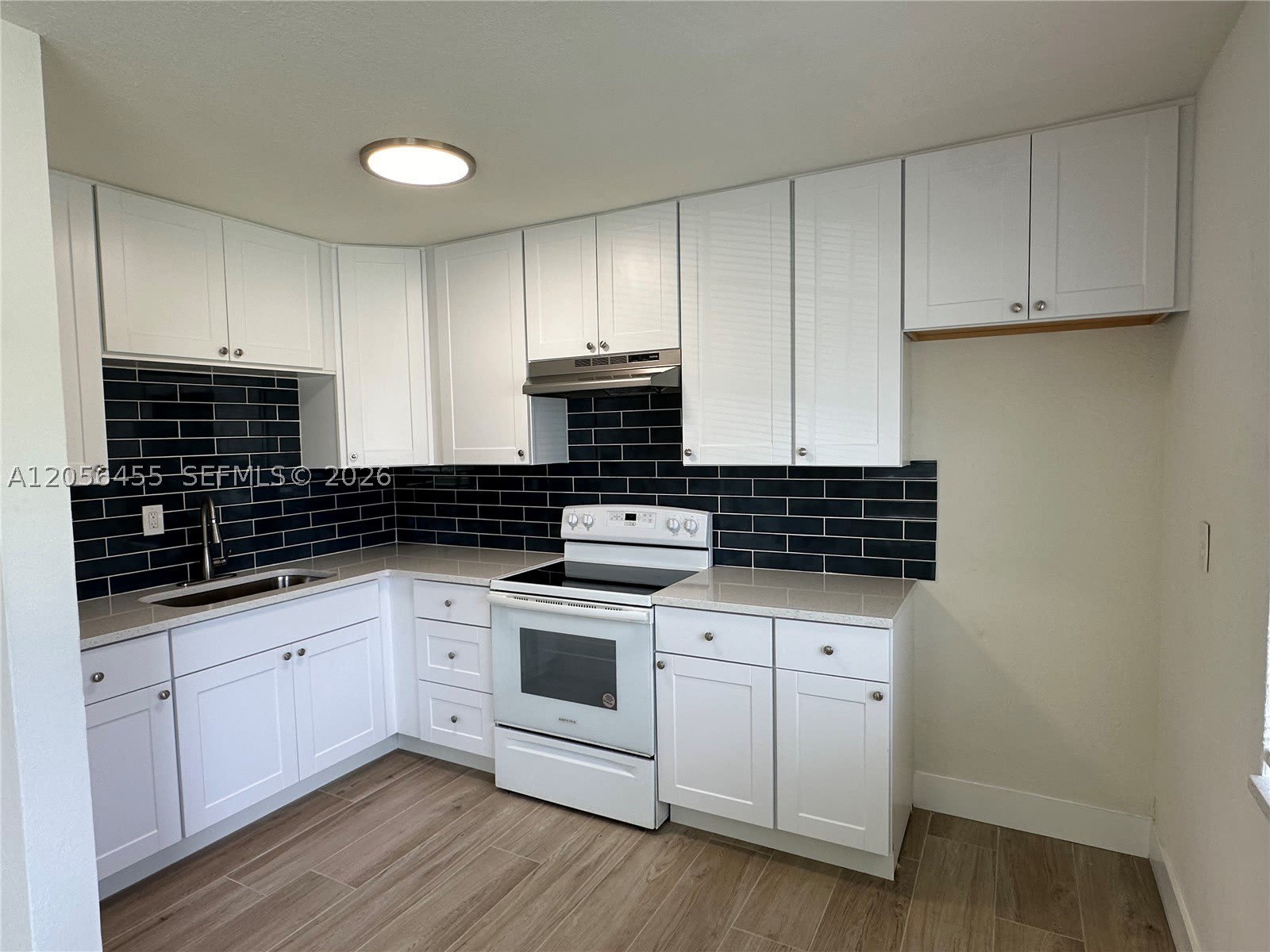 1048 Avenue E – photo 1