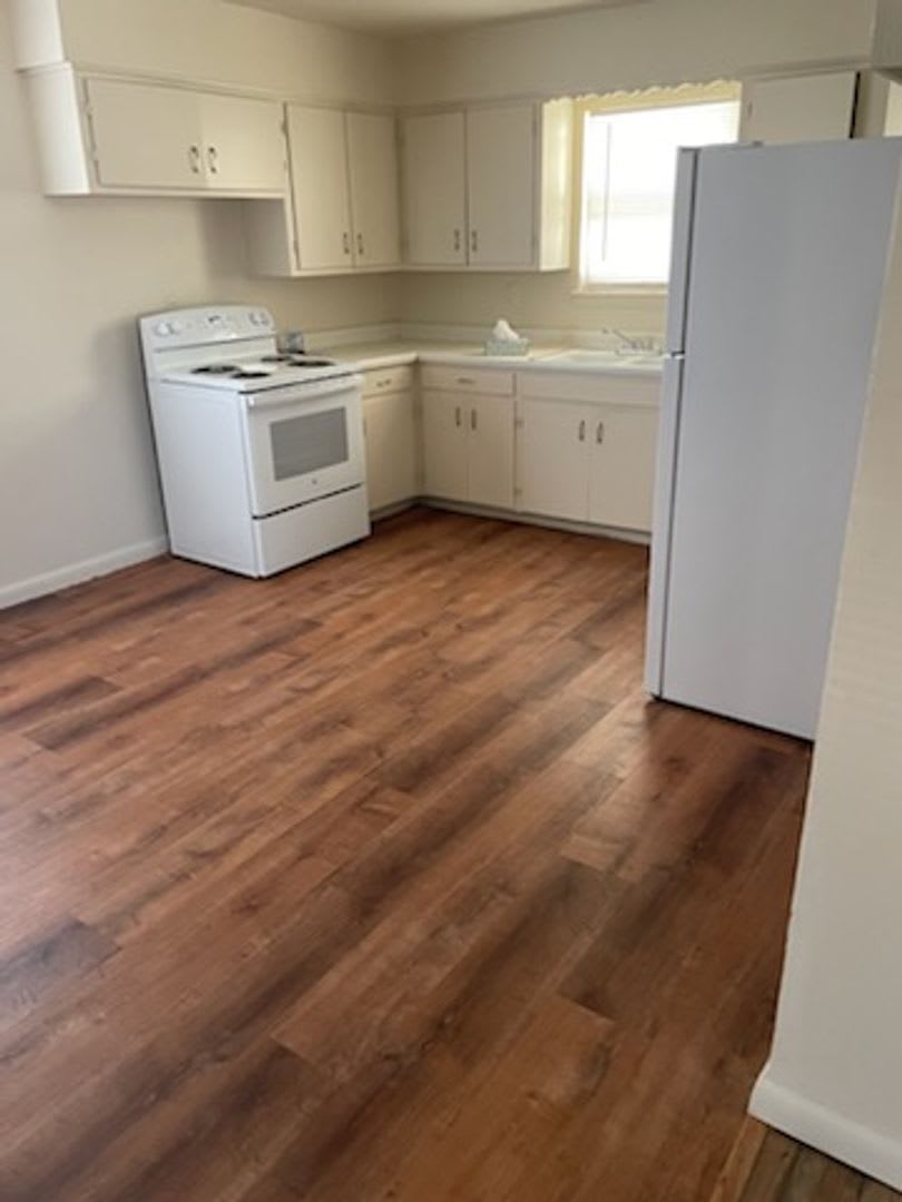 Nice Home In The Ridgecrest Area Pets Negotiable With Owners Approval – photo 3