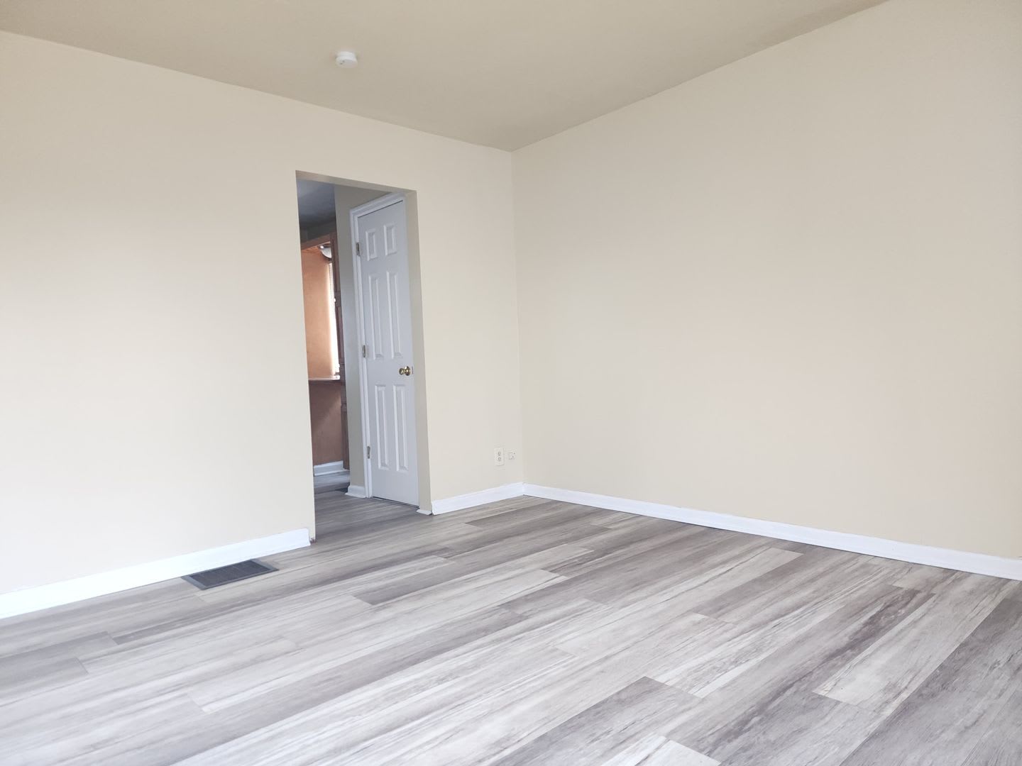 964 South Harris Ave – photo 4