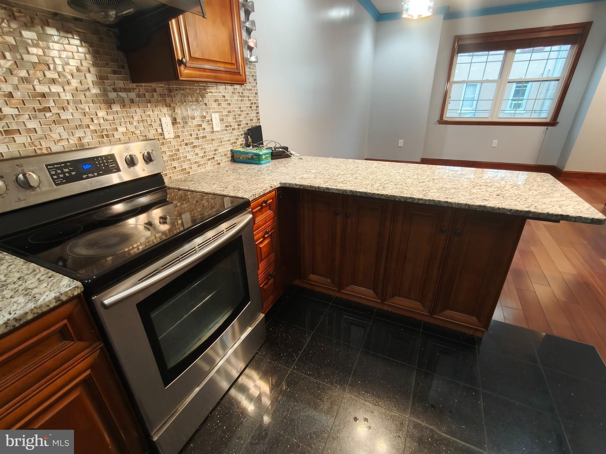 1106 WALLACE Street – photo 4