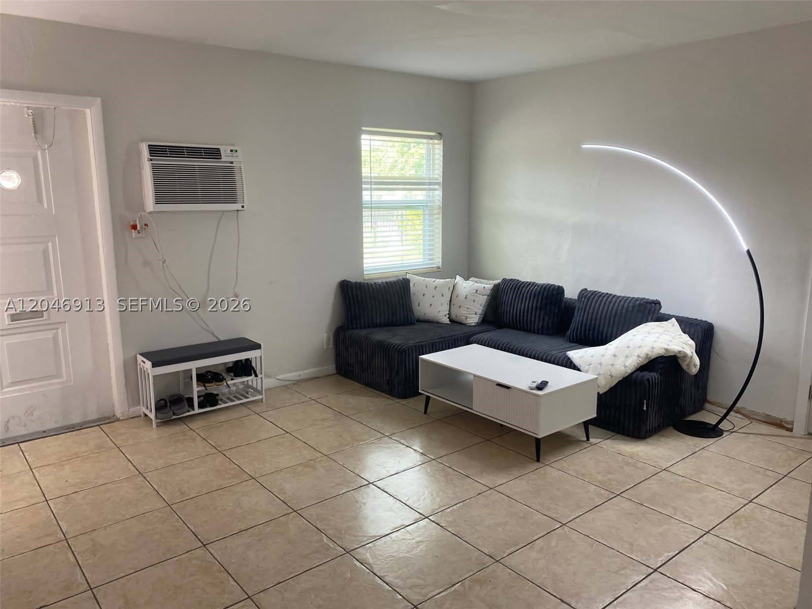 1212 NW 11th Ct – photo 1