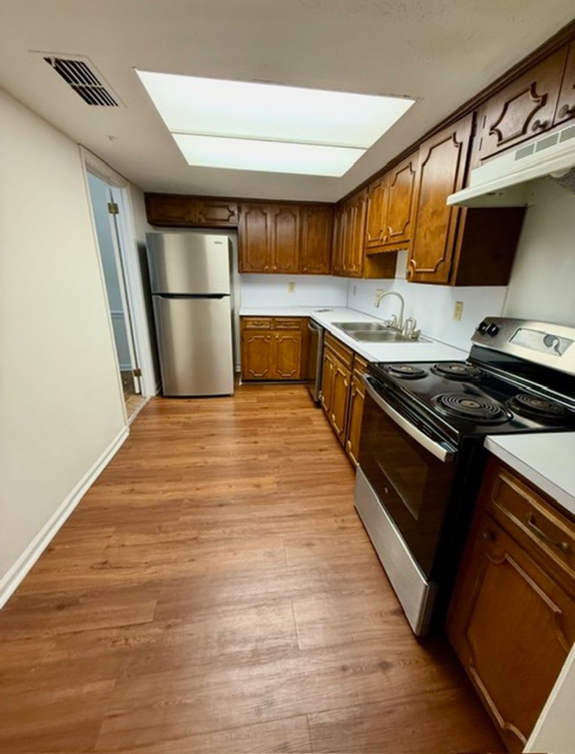 2066 Rexford Road – photo 4