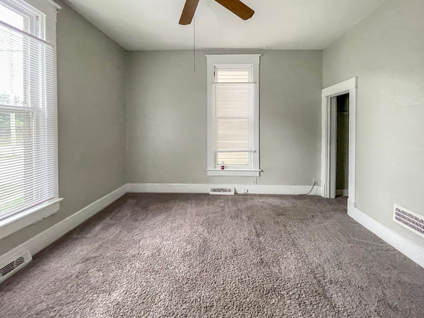 PRELEASING for AUGUST! Close to Campus: Dishwasher and Washer/Dryer Included – photo 5