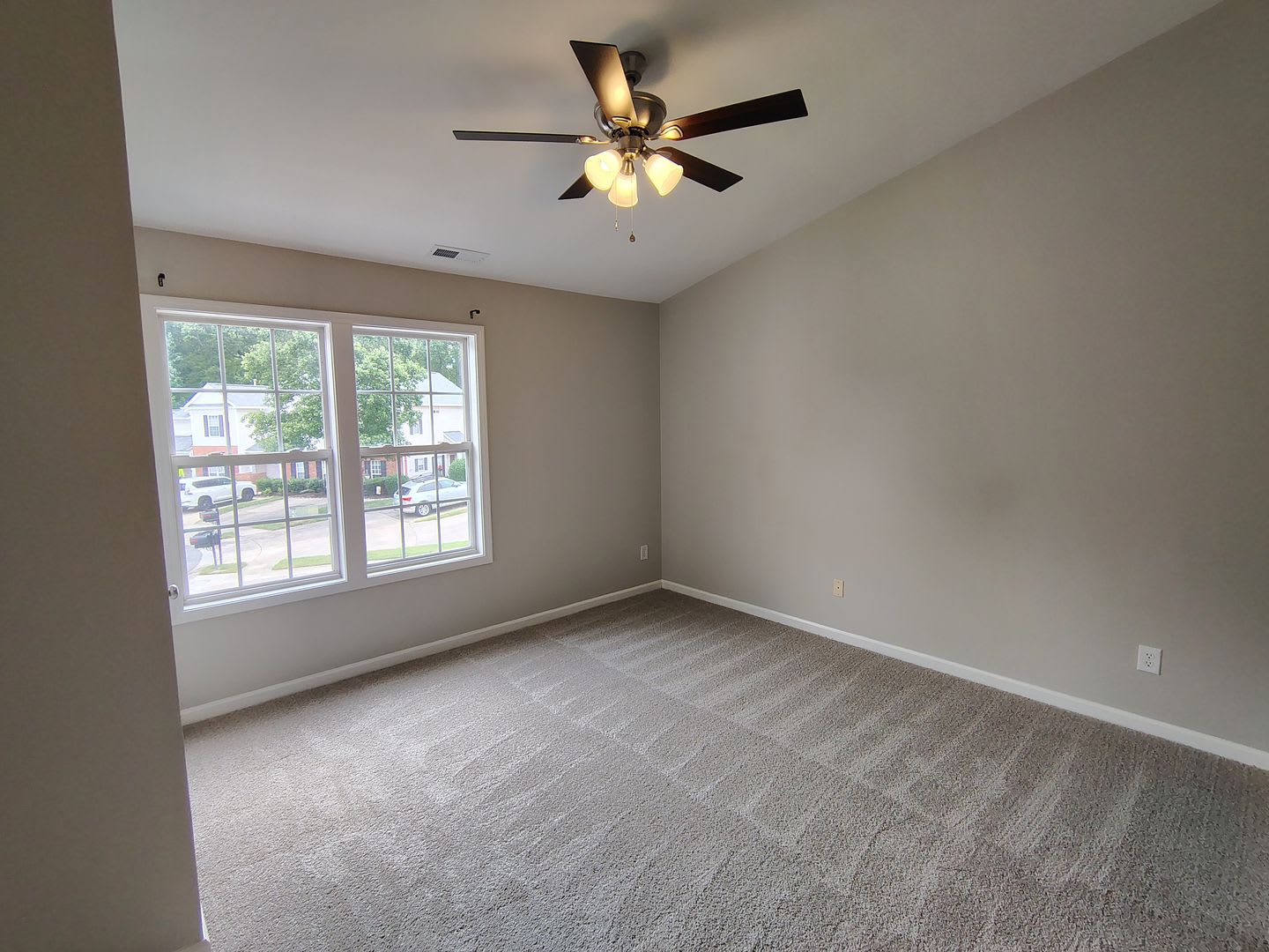 Remodeled 2 Bedroom 2 5 Bathroom Townhome – photo 3