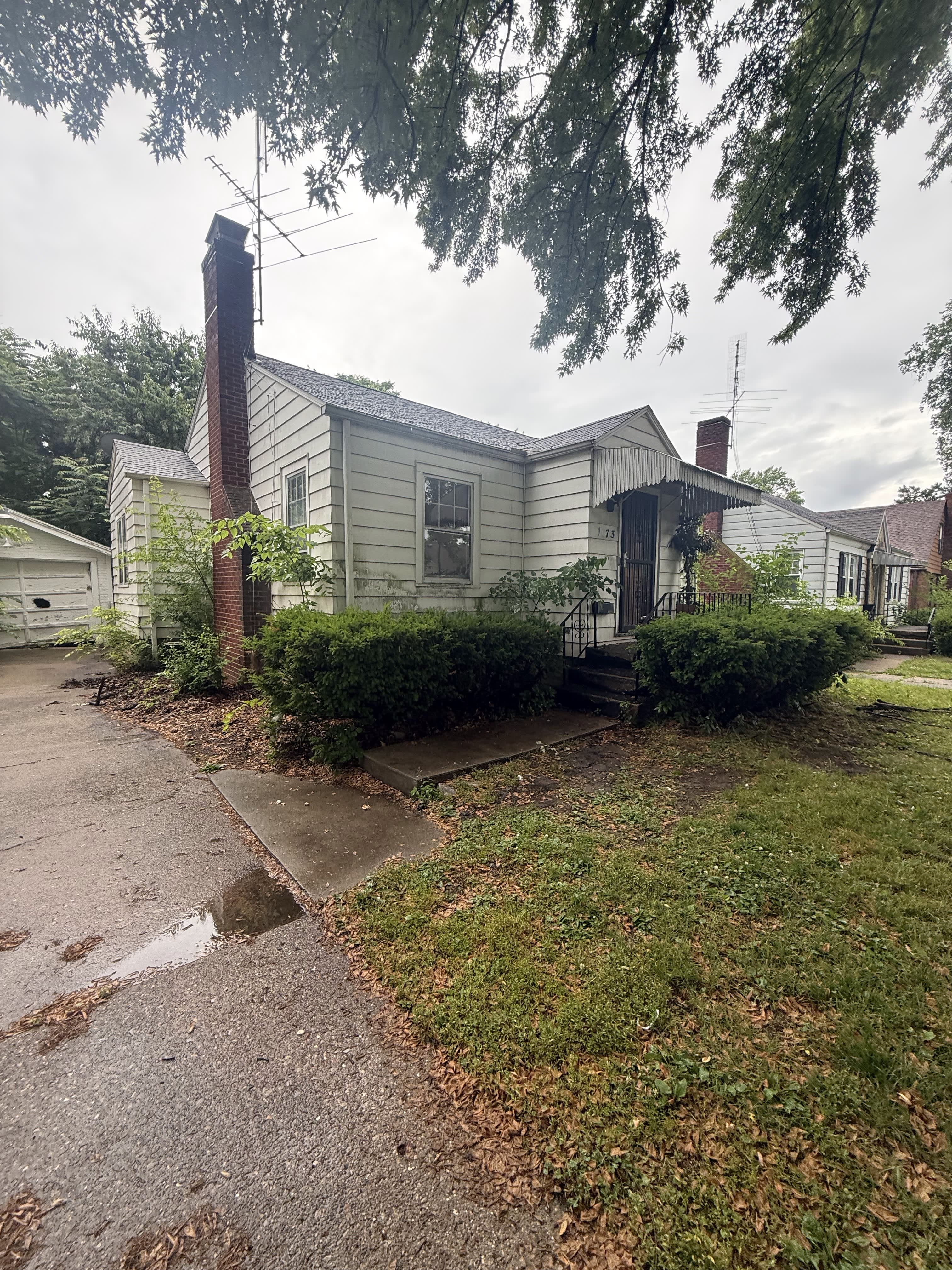 1073 W Packard St – photo 1