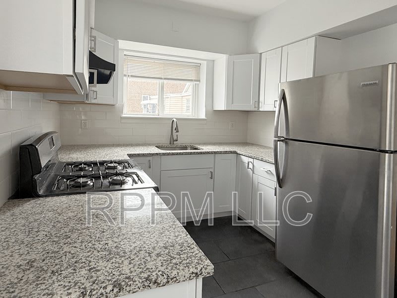 109 William St #4 – photo 2