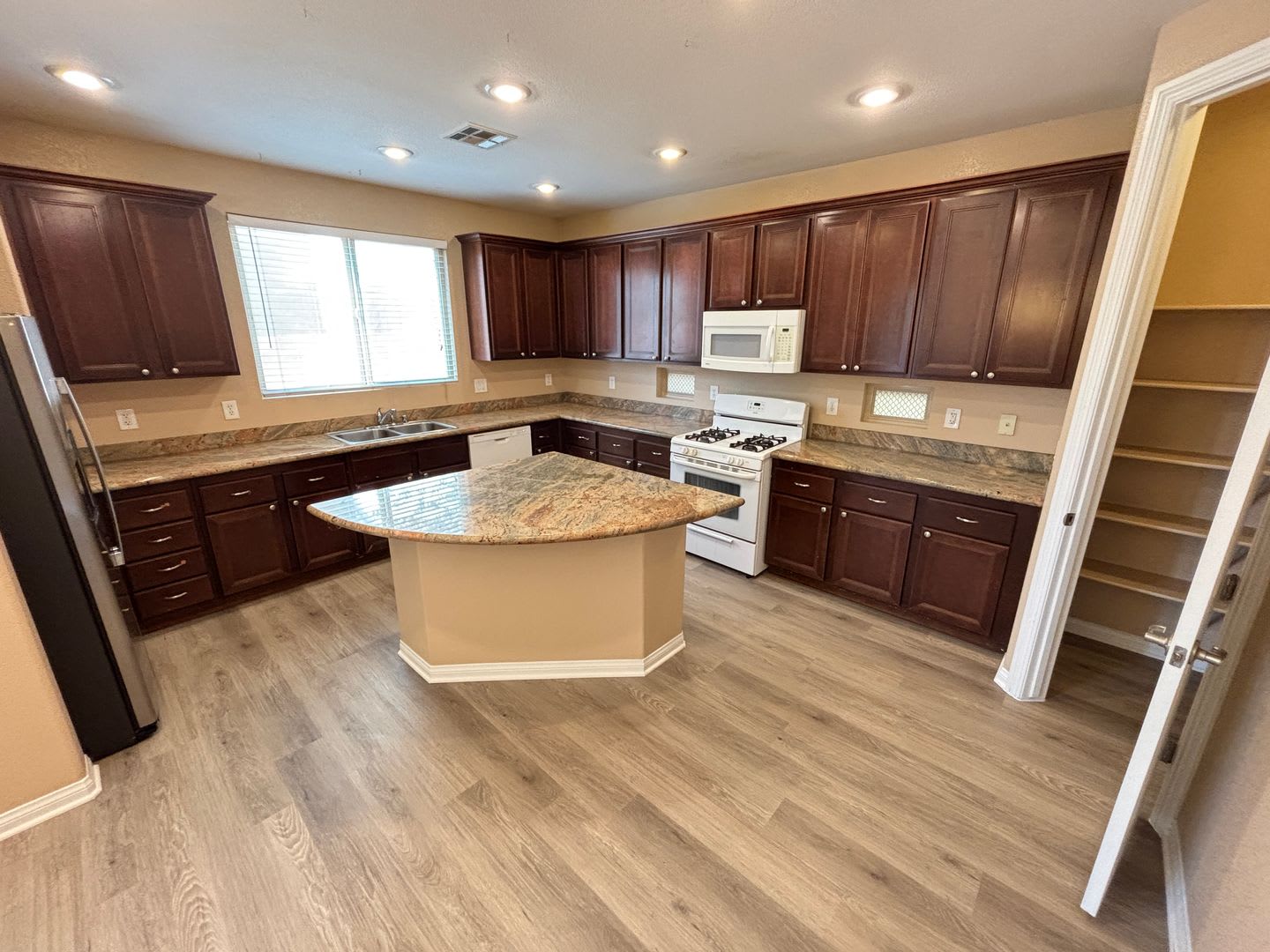 Stunning 4-Bedroom Two-Story Home w/ Loft, and community amenities located in Providence Community! – photo 3