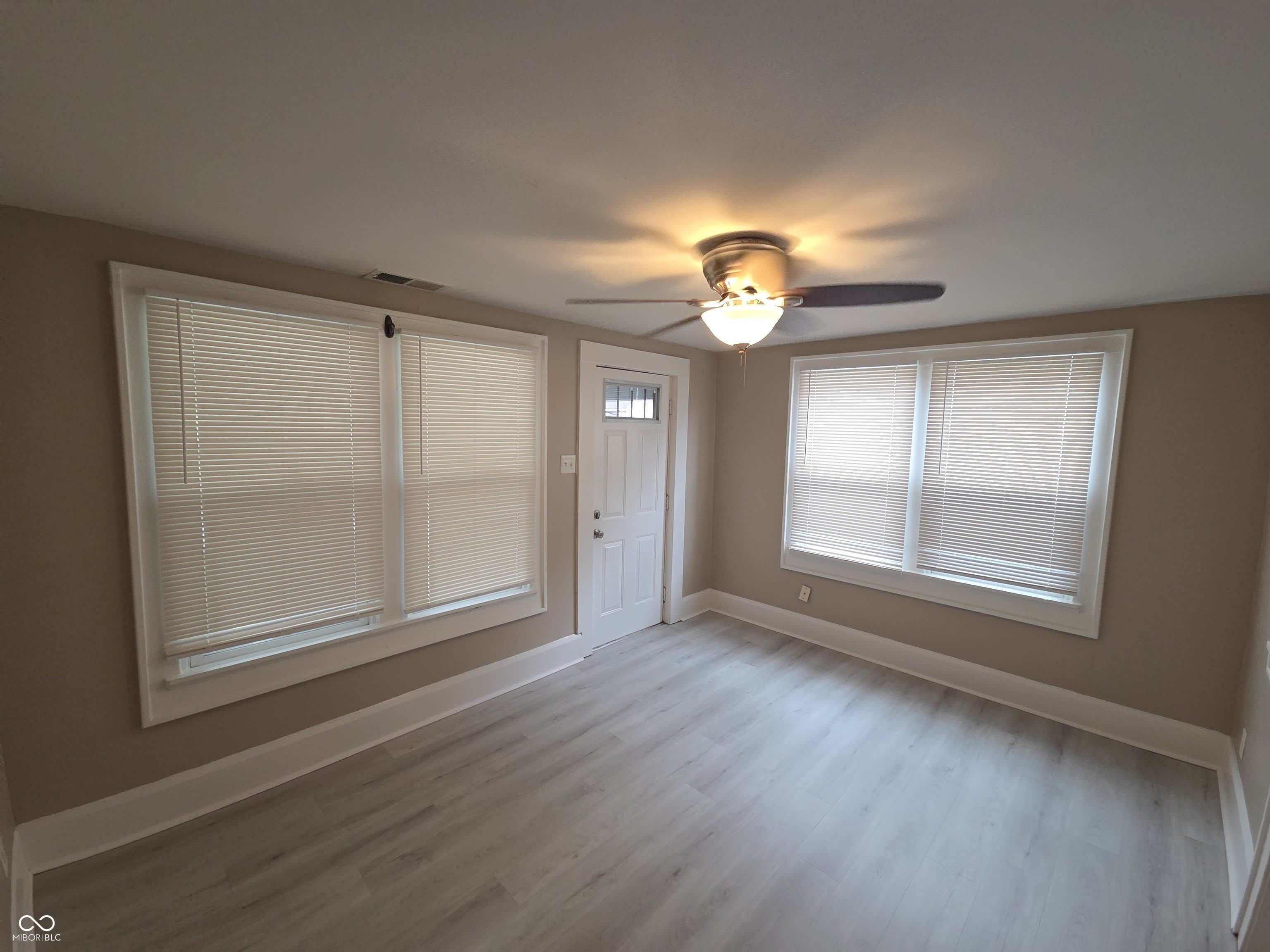1337 Lee Street – photo 4
