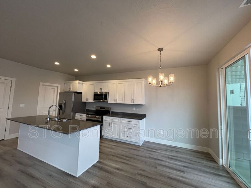 1085 S 4380 W – photo 4
