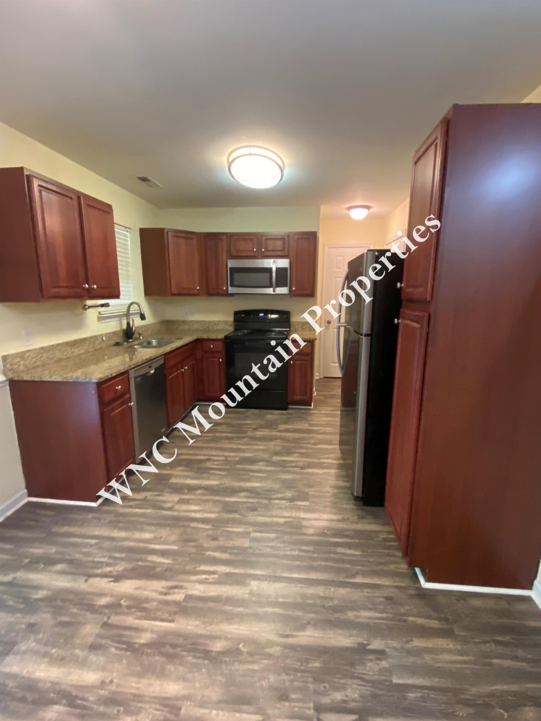 128 Old Salem Court – photo 2