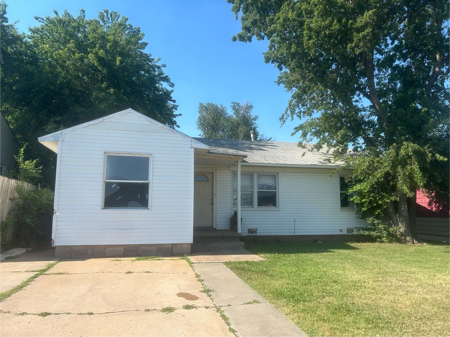 2Bed 1Bath Northside Home! – photo 1