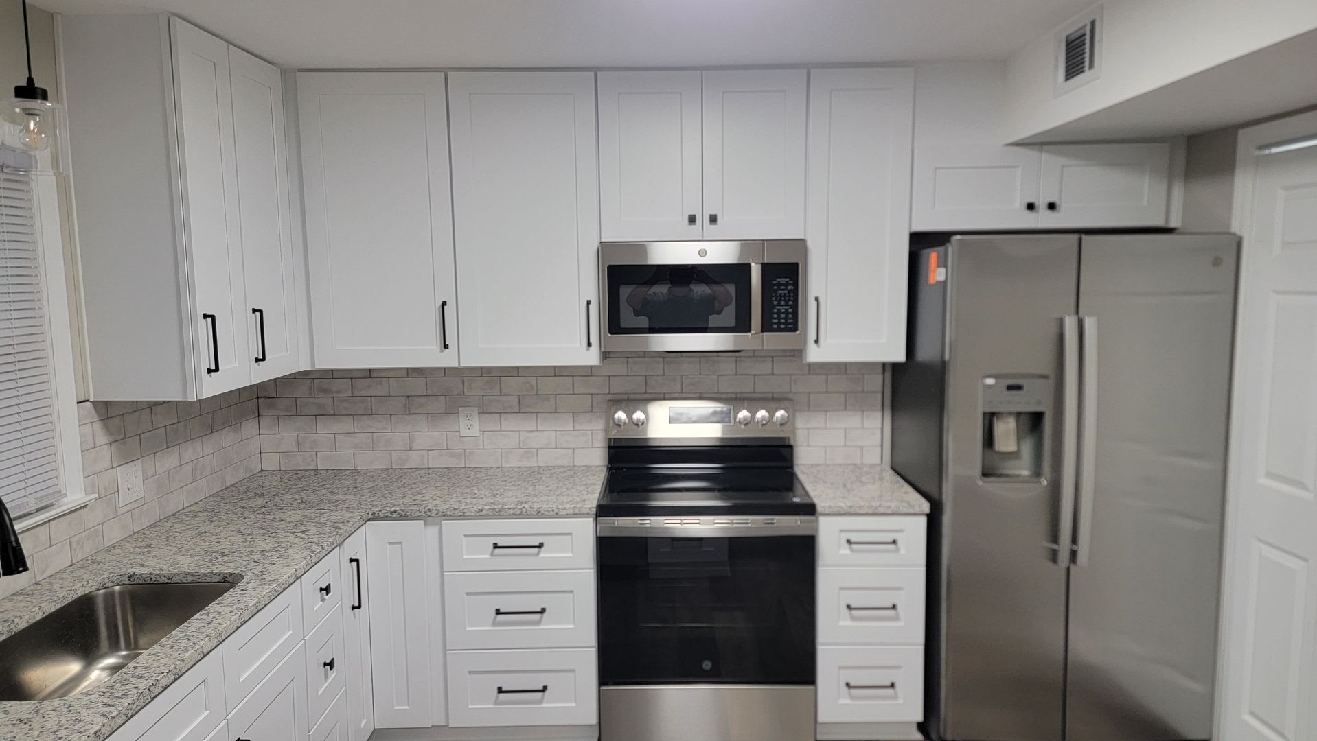 Beautifully Renovated North Raleigh Home – Prime Location! – photo 2