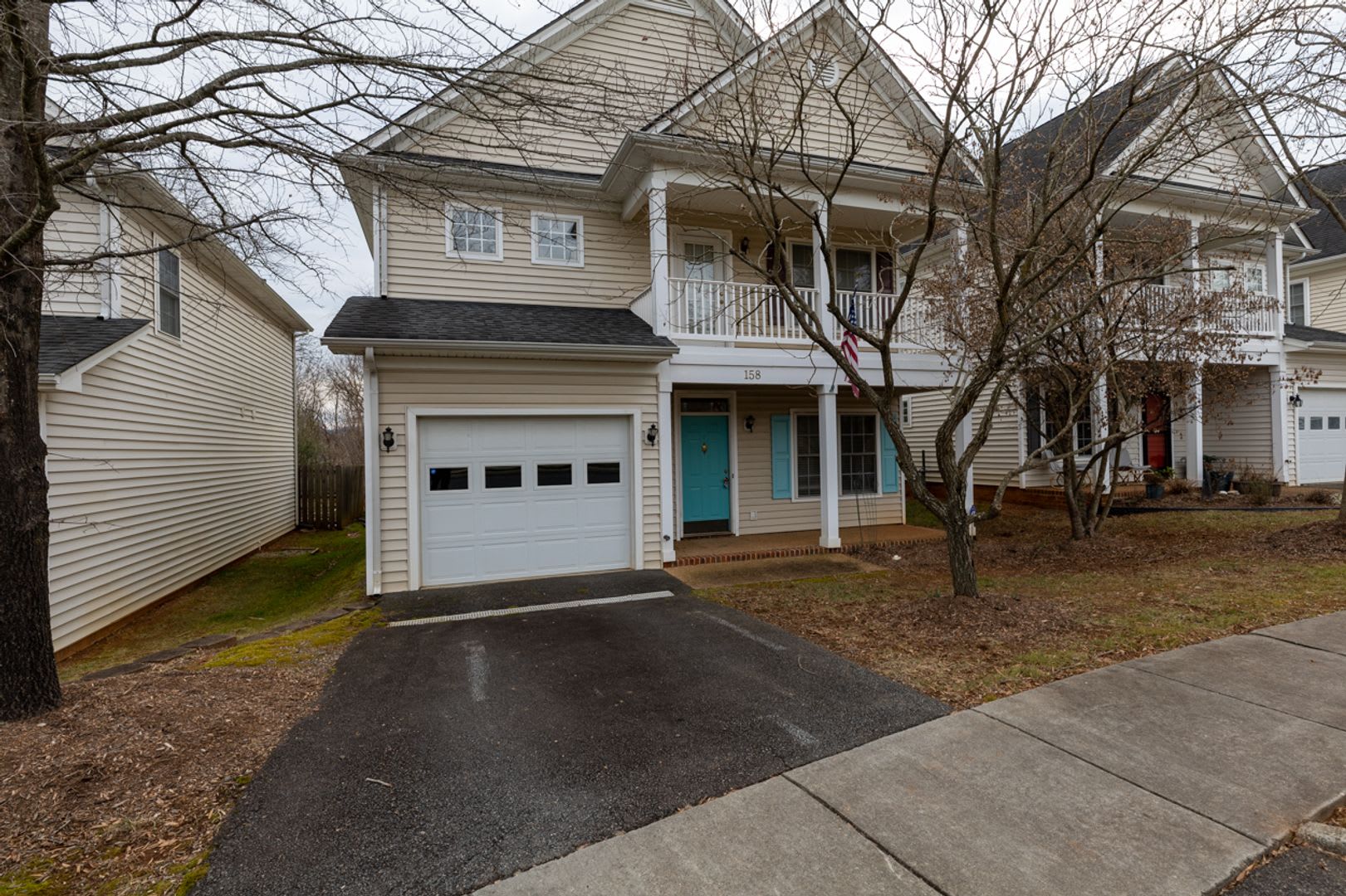 Single Family Home Minutes to DTWN/UVA Area – photo 1