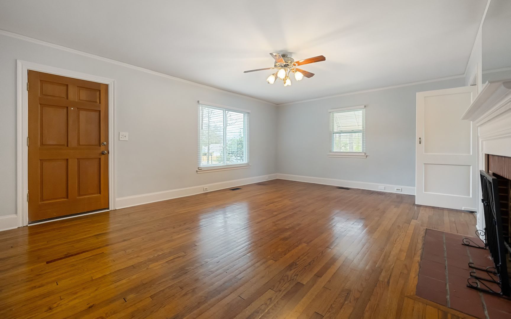 Spacious 4 Bedroom Home Located In North Durham Available Now – photo 3