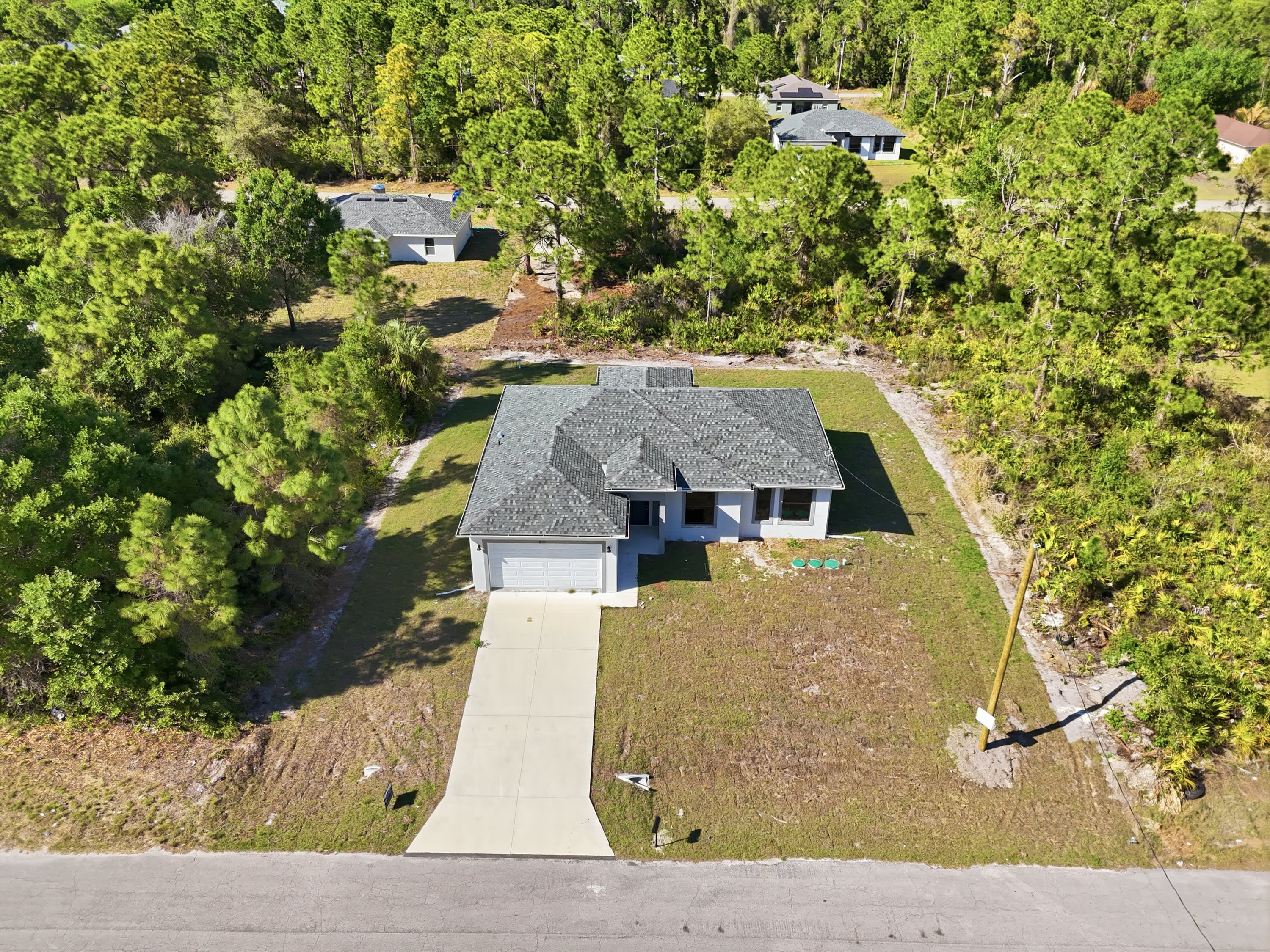 825 Carbon Street East – photo 5