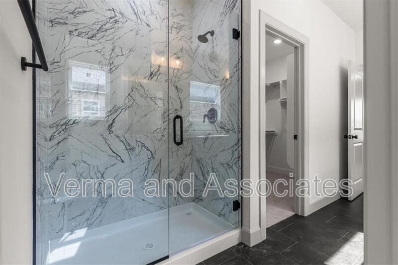 1050 Whistler St – photo 4