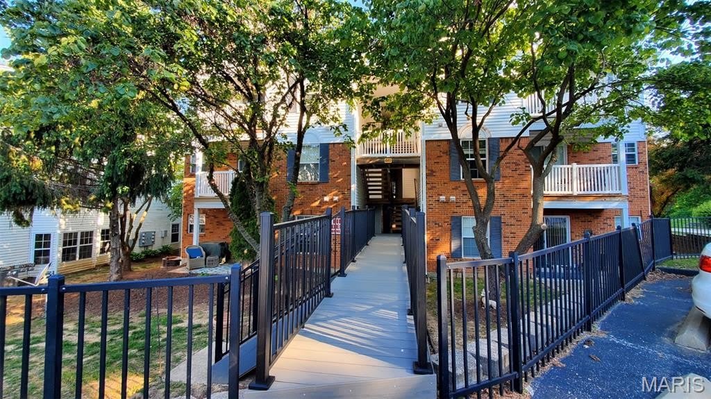 440 Benton Drive – photo 2