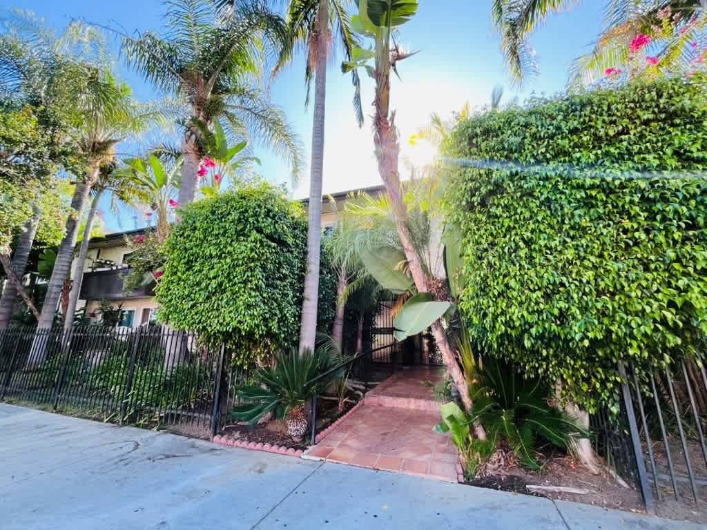 6911 Milwood Ave – photo 3