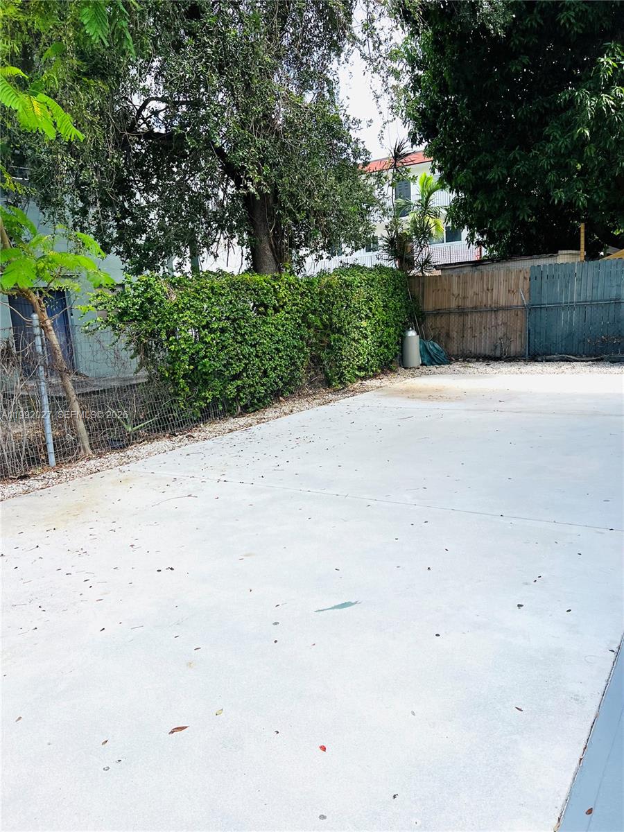 2121 Southwest 4th Street – photo 2