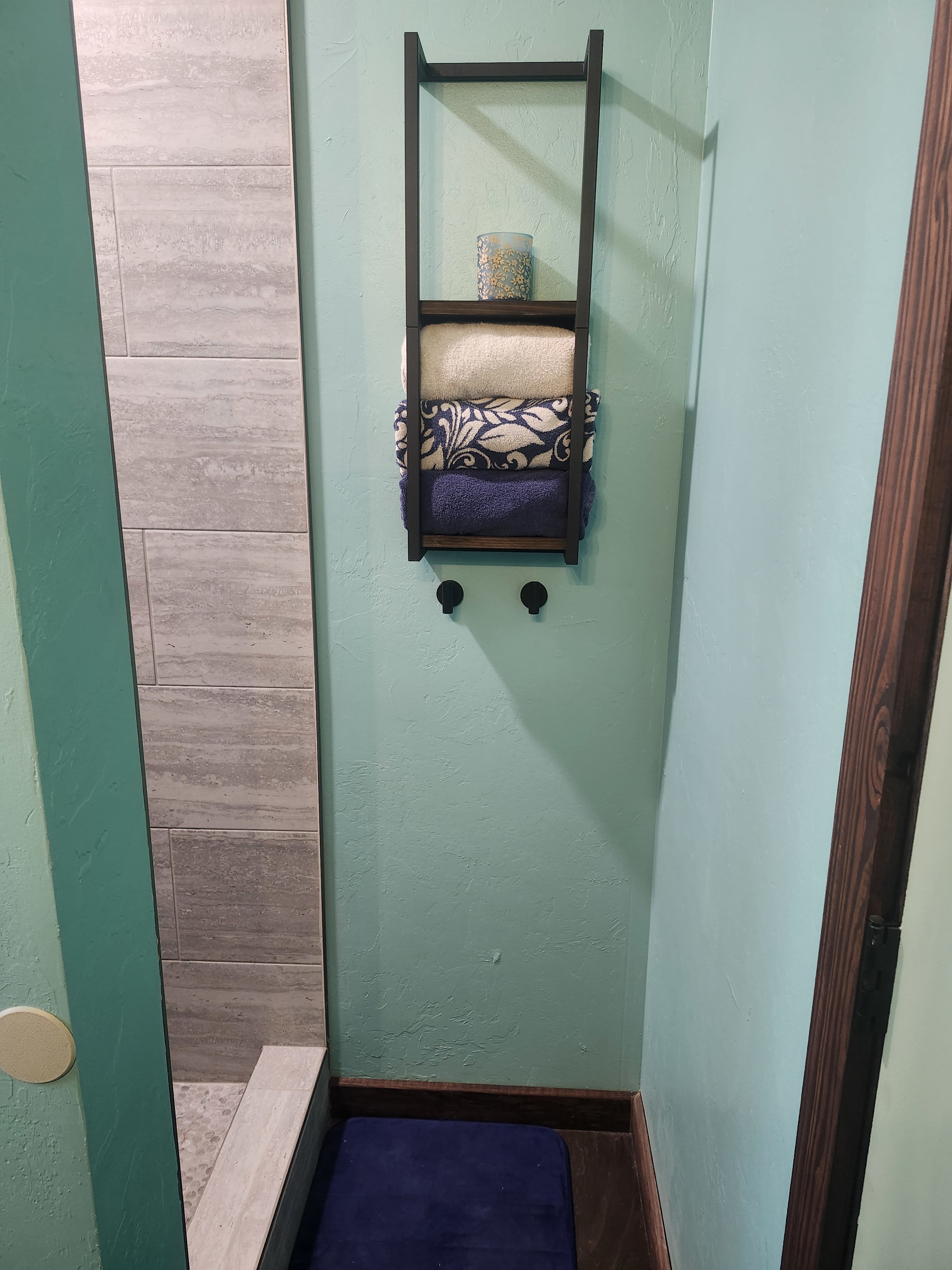 2504 East 32nd Avenue – photo 1