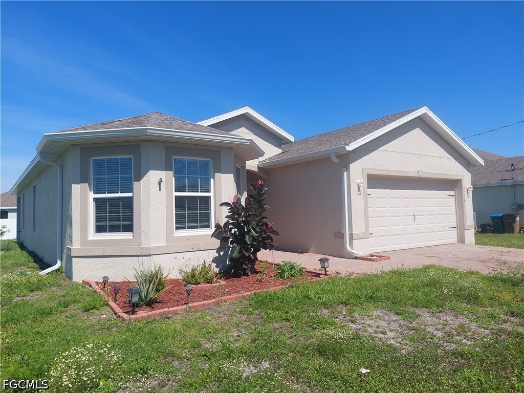 326 SW 24th Place – photo 2