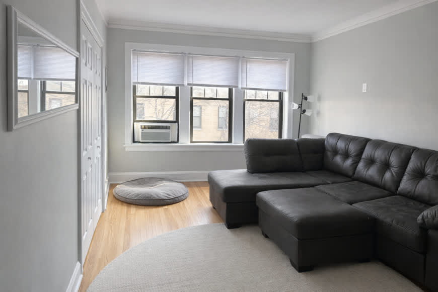 3610 North Claremont – photo 1