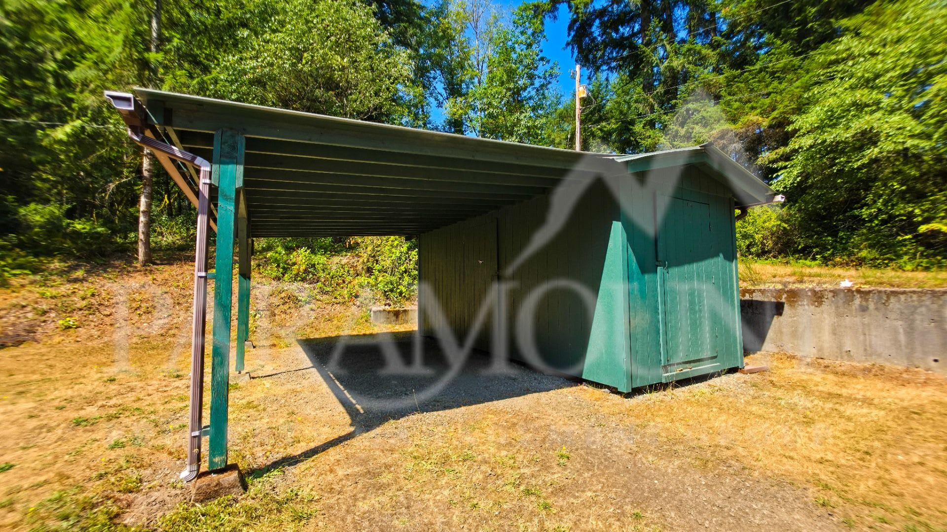 Cozy 2-Bedroom with Expansive Yard! – photo 3