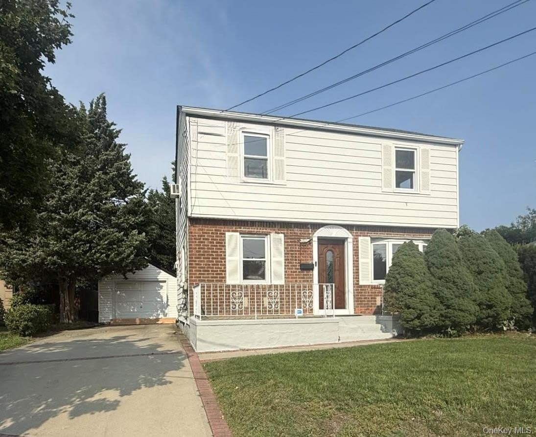 410 Herricks Road – photo 2