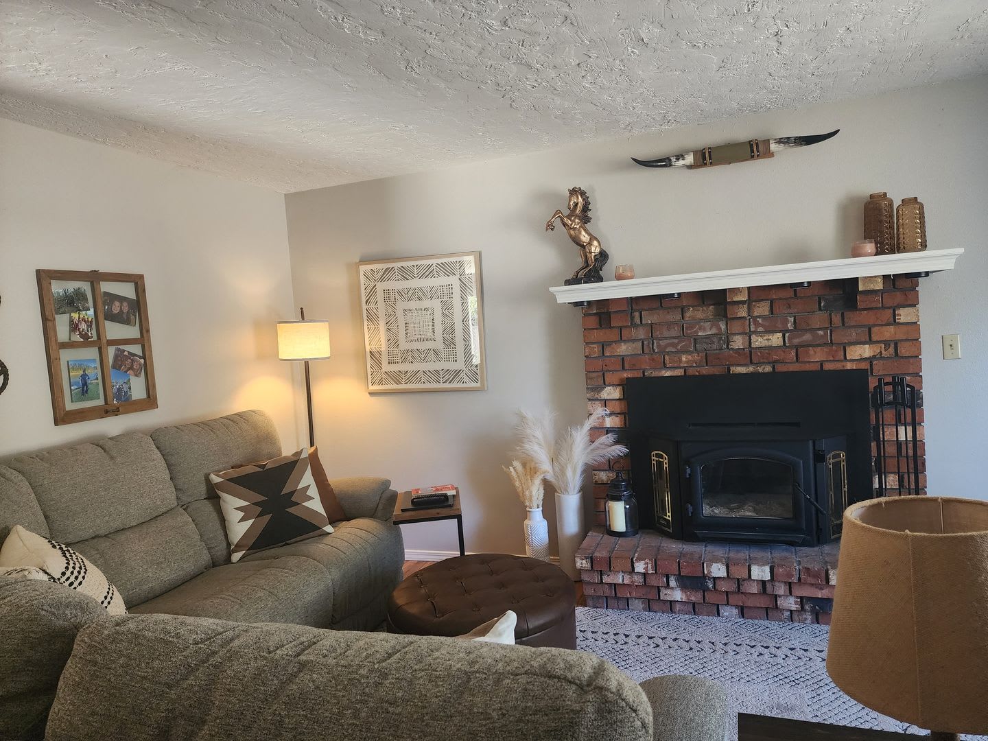 Pet Friendly, Single-Level, Attractively Updated Home in NE Newberg – photo 5