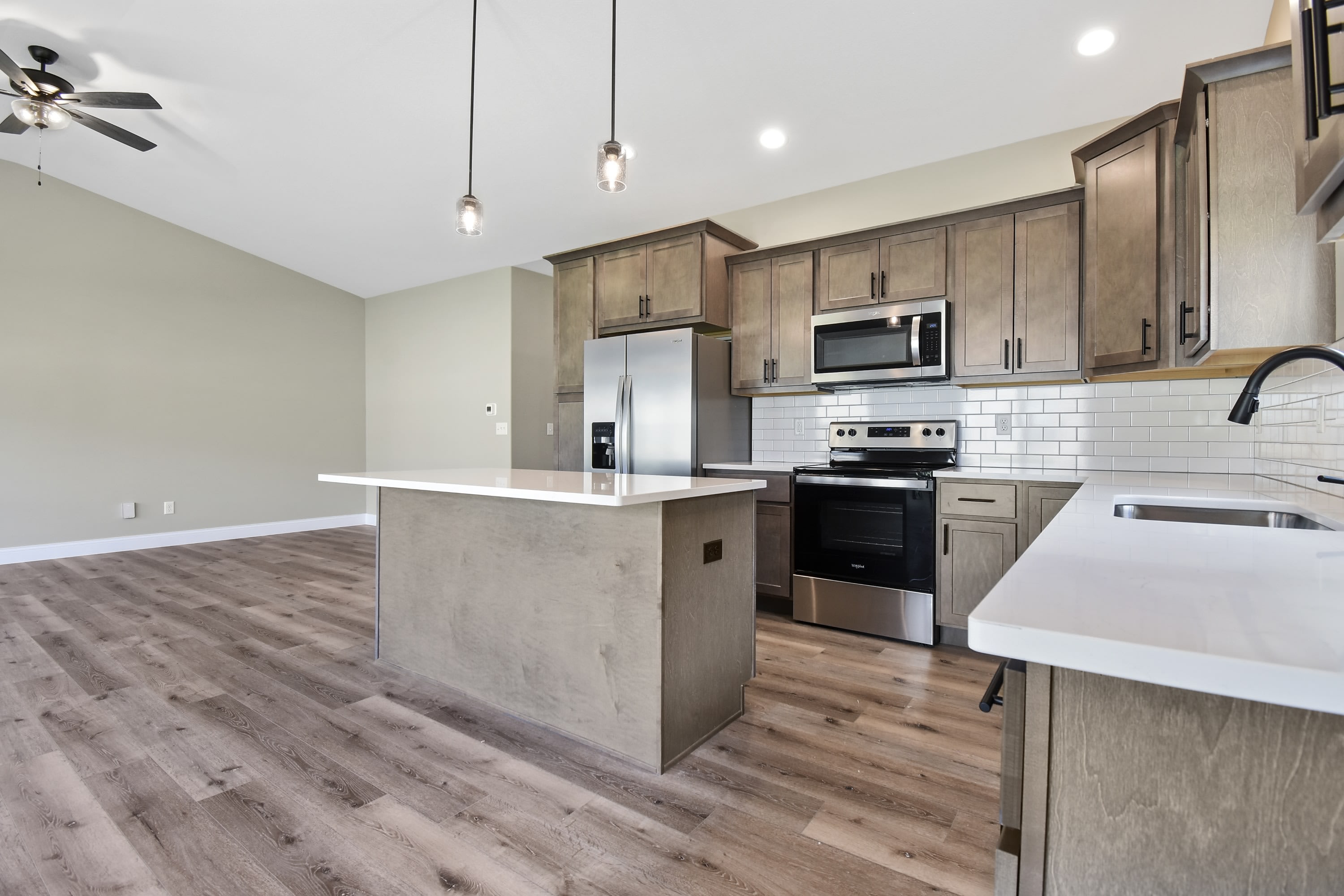 1610 Delane Drive, B – photo 5